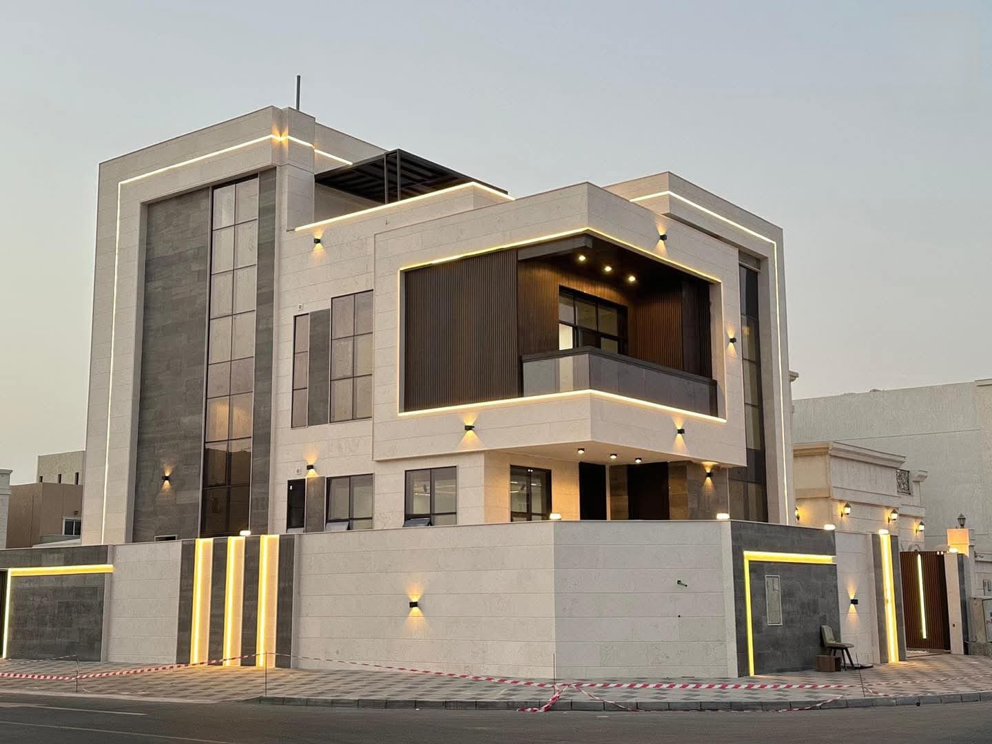 فيلا للبيع في الزاهية