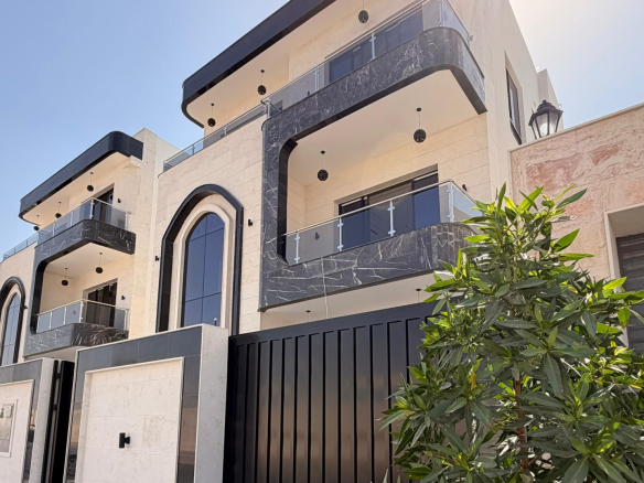 فلل للبيع في الباهية عجمان