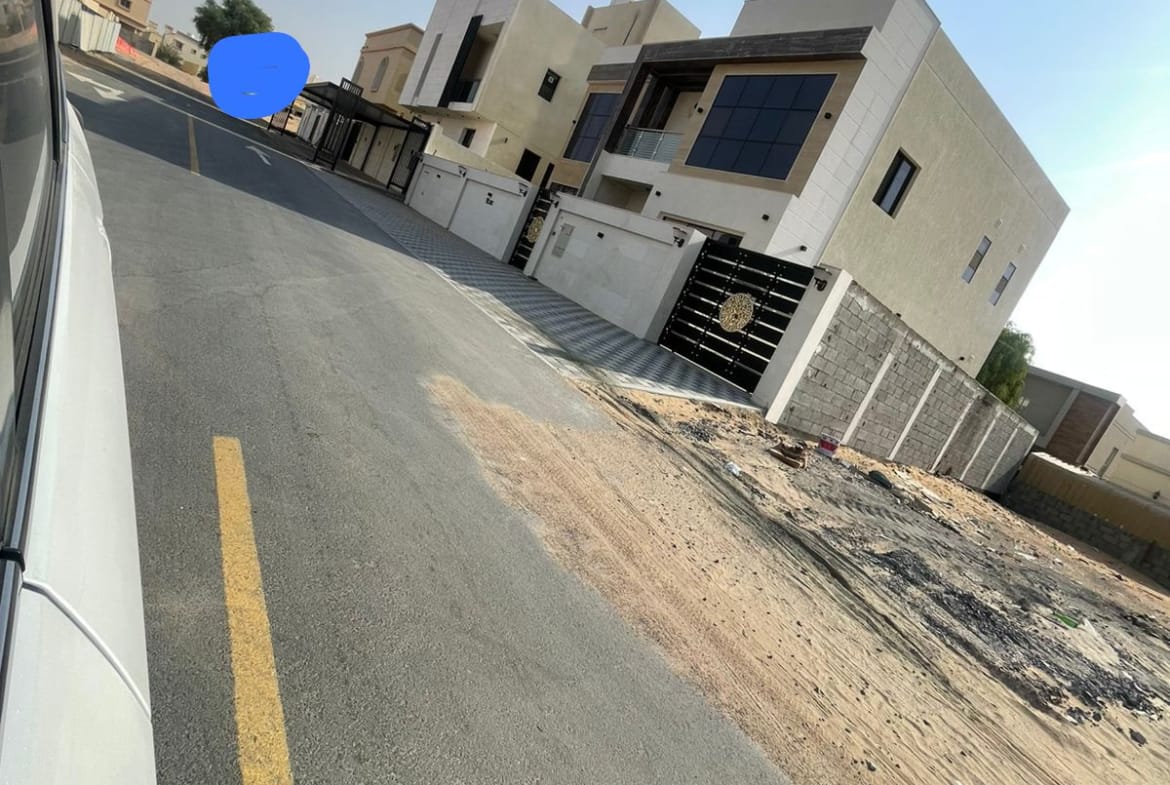 للبيع بامارة عجمان منطقة الياسمين ارض سكنى تملك حر موقع ممتاز