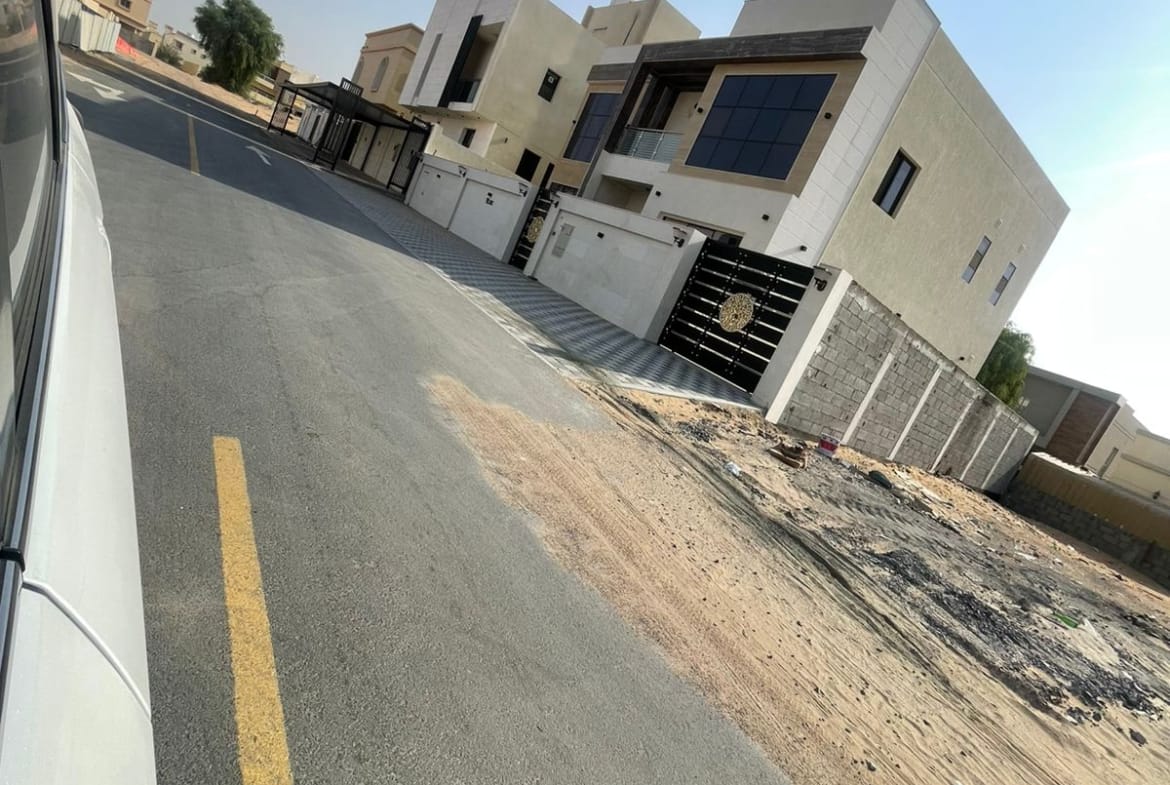 للبيع بامارة عجمان منطقة الياسمين ارض سكنى تملك حر موقع ممتاز
