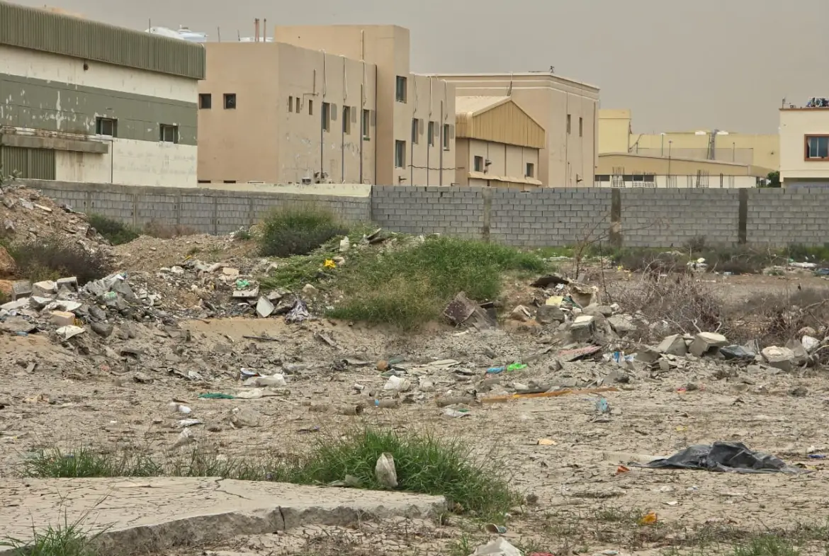 للبيع ارض بامارة عجمان منطقة الجرف الصناعيه تصريح البناء صناعى