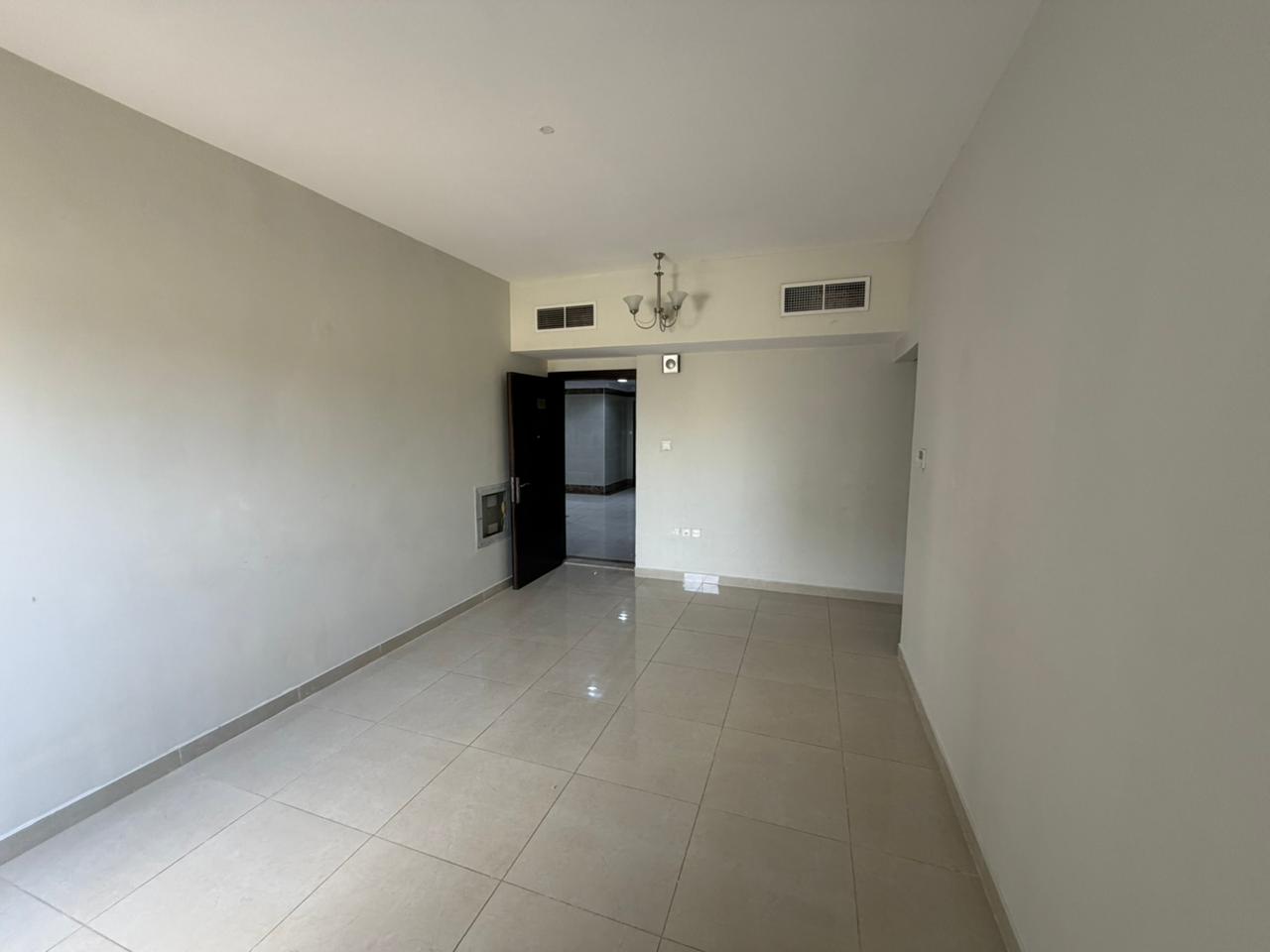 للايجار شقة مميزة غرفتين وصالة