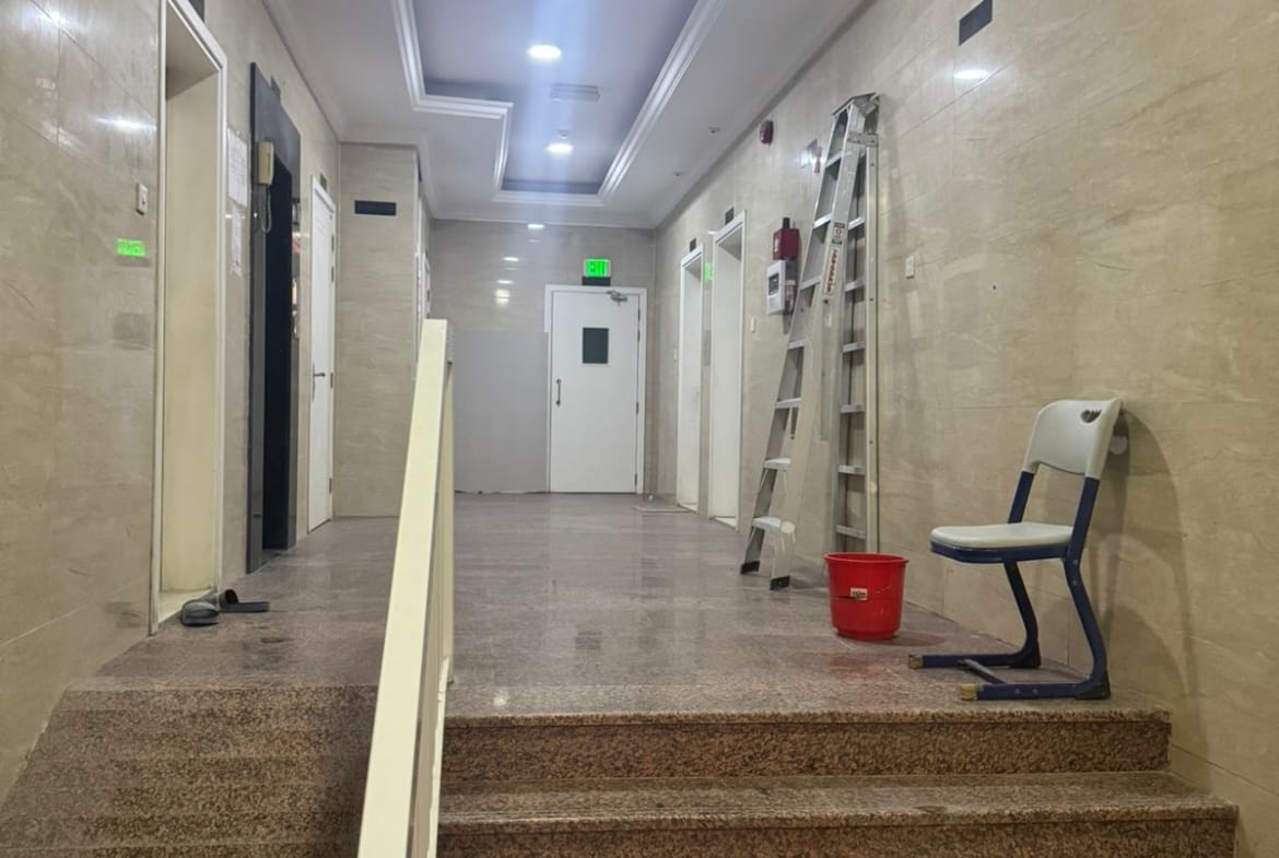 بناية للبيع بالجرف الصناعيه 2