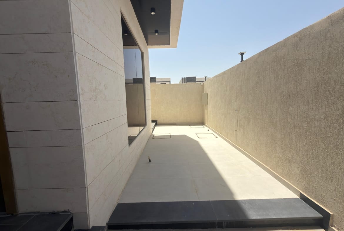 فيلا جديدة في الحليو تشطيب فاخر وسعر شامل الرسوم